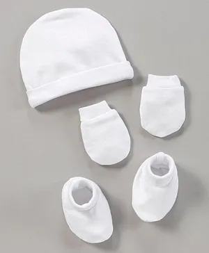 Babyhug 100% Cotton Cap Mitten & Bootie - Diameter 11.5 cm