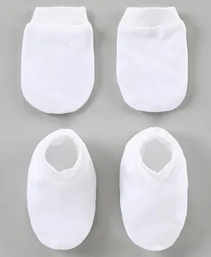 Babyhug 100% Cotton Mittens and Booties Set - White