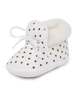 Chiu All Over Star Print Lace Detailed Booties - White