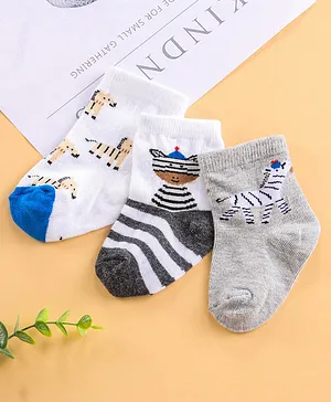 Cutewalk by Babyhug Anti-Bacterial Ankle Length Socks Zebra Print Pack of 3 - White Grey Black