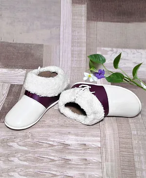 Tiny Bugs Ankle Length Winter Wear Boots - White