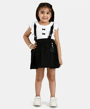 Peppermint Stripes Dungaree And Half Sleeves Bow Applique Top Set - Black