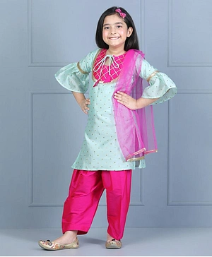 WhiteHenz Clothing Three Fourth Sleeves Sequin Embellished Kurta And Solid Salwar And Dupatta - Sea Green And Pink