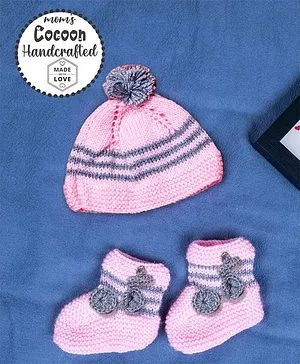 COCOON ORGANICS Handcrafted Cap And Socks Set - Baby Pink