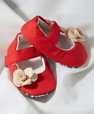Chiu Floral Applique Velcro Strap-On Booties - Red