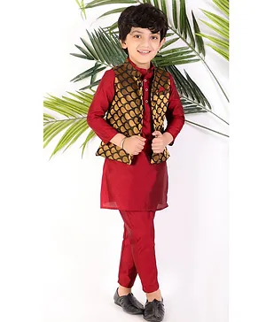 CHAKORI Full Sleeves Ethnic Kurta With Brocade Waistcoat & Pajama - Maroon
