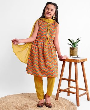 Pine Kids Sleeveless Printed Kurti Churidar Set With Dupatta - Yellow & Red