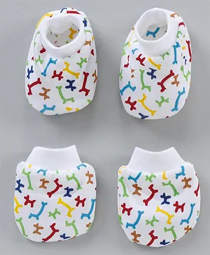 Simply Cotton Mittens And Booties All Over Printed - White