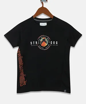 Monte Carlo Half Sleeves Strong Never Give Up Placement Printed Tee - Black