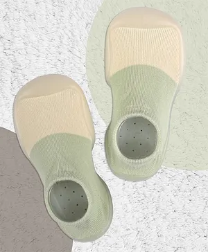 Yellow Bee Relax Fit Cotton Anti Skid Rubber Sole Sock Shoes - Green