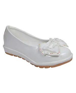 Buckled Up Bedazzled Bow Detailing Bellies - White