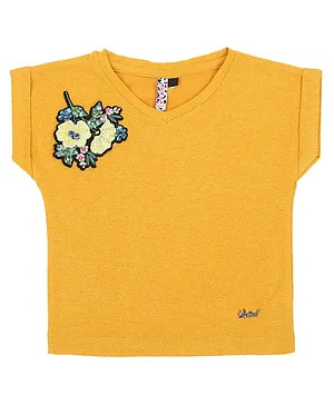 Actuel Short Sleeves Floral Embroidered Patch Detailing Knitted Top - Mustard