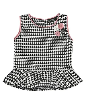 Actuel Sleeveless Houndstooth Printed Floral Applique Detailing Long Top - Black White & Pink