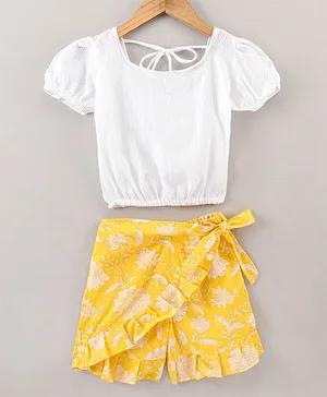 Kidcetra Puffed Sleeves Self Design Top With Floral Printed Skort - White Yellow