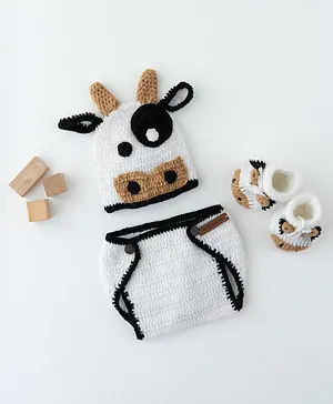 The Original Knit Handmade Cow Face Diaper Set- White Black