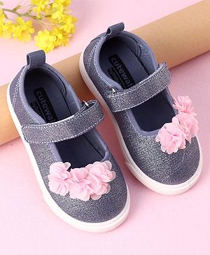 Cute Walk by Babyhug Velcro Closure Casual Shoes With Flower Applique- Blue
