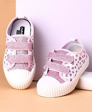 Cute Walk by Babyhug Casual Shoes Heart Print- Pink