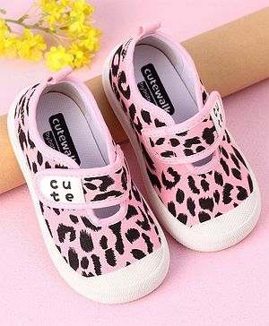 Cute Walk by Babyhug Velcro Closure Casual Shoes- Pink