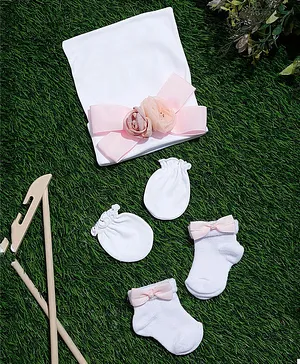 Tipy Tipy Tap Bow & Flower Detail Cap Mittens & Socks Set - White & Pink