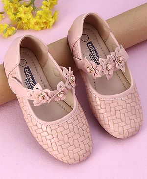 Cute Walk by Babyhug Sandals Flower Applique- Pink
