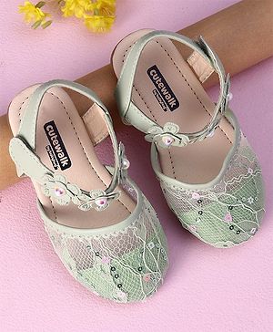 Cute Walk by Babyhug Sandals Flower Applique- Green