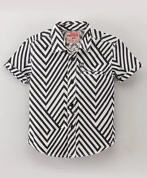 Under Fourteen Only Half Sleeves Seamless Line Pattern Printed Shirt - Black