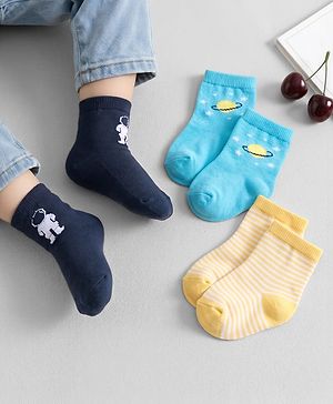 Cutewalk by Babyhug Ankle Length Anti-bacterial Cotton Blend Knit Socks Design Pack of 3 - Multicolour