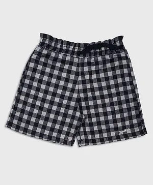 Ziama Knee Length Checkered Shorts - White