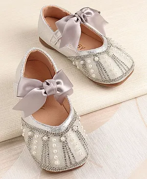 KIDLINGSS Pearl & Stones Embellished Bow Design Shimmery Effect Party Wear Mary Jane Bellies - Silver