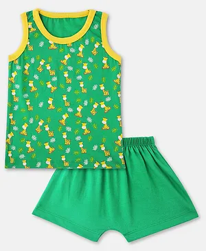Cuddles for Cubs Sleeveless Goofy Giraffe Print Top With Shorts - Green