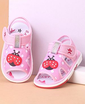 Cute Walk by Babyhug Velcro Closure Sandals Bee Patch - Pink