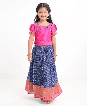 Teentaare Puffed Sleeves Choli & Lehenga Set With Floral Embroidery & Leheriya Print- Pink Blue