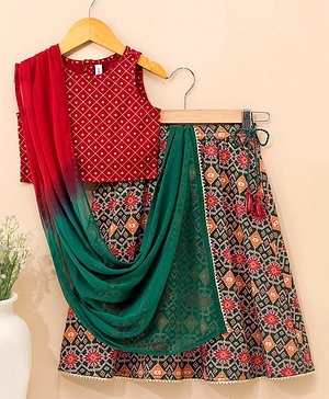 Babyhug Sleeveless Lehenga Choli and Dupatta Set Jaipuri Print - Red & Green