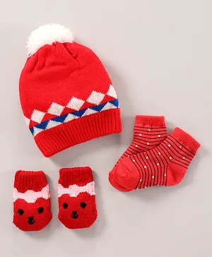 Model Woollen Cap Mitten and Socks Set Geometrical Design Red - Diameter 11 cm