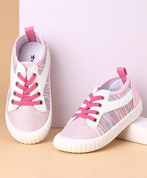 Cute Walk by Babyhug Solid Casual Shoes - Pink