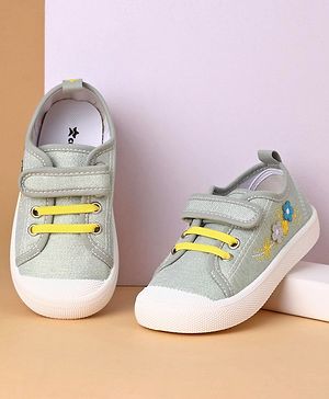 Cute Walk by Babyhug Casual Shoes With Floral Embroidery & Velcro Closure - Green