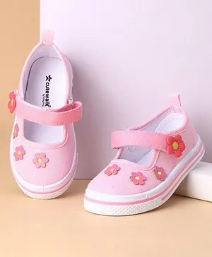 Cute Walk by Babyhug Casual Shoes With Velcro Closure Floral Applique- Pink