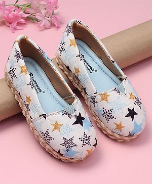 Cute Walk by Babyhug Ethnic Wear Mojaris Stars Print - Blue