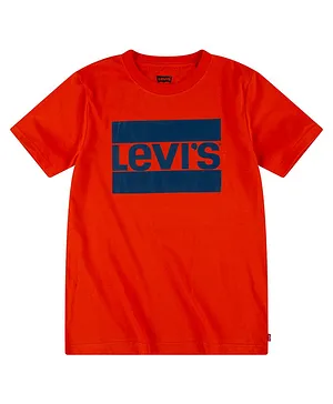 Levi's Half Sleeves Sportswear Logo Graphic T Shirt - Red