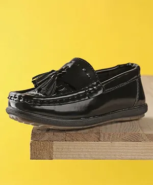 Cute Walk by Babyhug Slip On Solid Formal Shoes with Tassel - Black