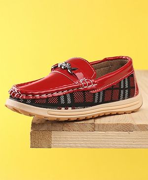 Cute Walk by Babyhug Slip On Checks Formal Shoes with Chain Link - Red