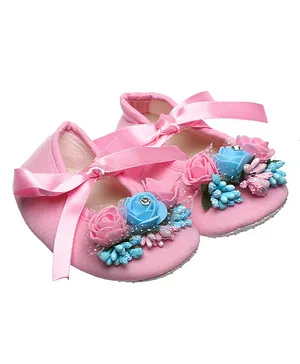 Daizy Flower Applique Ribbon Bow Detailed Booties - Baby Pink