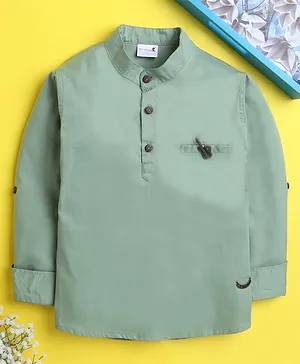 BAATCHEET Full Sleeves Solid Short Brooch Detailed Kurta - Green