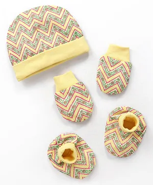 Earthy Touch Cotton Cap Mittens and Booties Chevron Print  - Diameter 15 cm