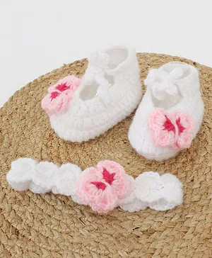 Woonie Handmade Butterfly Detailing Booties With Headband - White