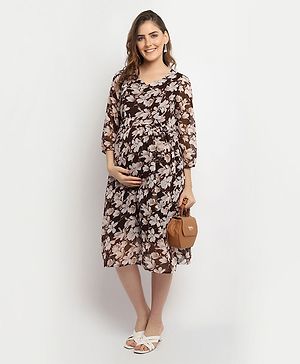 Moms Maternity Three Fourth Sleeves Seamless Tropical Flower Printed Fit & Flare Maternity Midi Dress - Brown