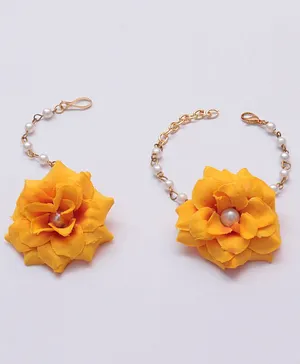 Daizy Set Of 2 Rose & Pearl Chain Embellished Maang Teeka - Yellow