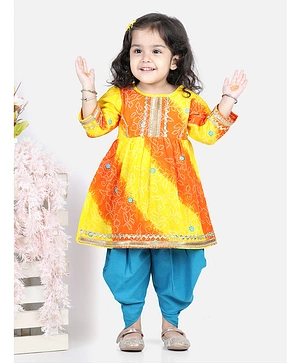 BownBee Three Fourth Sleeves Bandhani & Lace Embellished Kurta & Dhoti Set - Orange