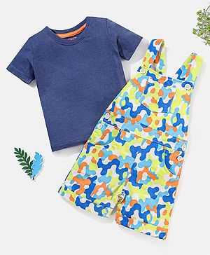Babyhug 100% Cotton Camouflage Printed Dungaree and Half Sleeves Solid Color T-Shirt Set - Blue
