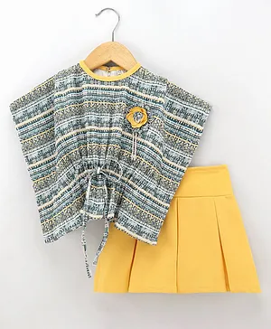 Enfance Batwing Half Sleeves Seamless Abstract Printed & Flower Applique Embellished Kaftan Top & Pleated Skirt - Lemon Yellow